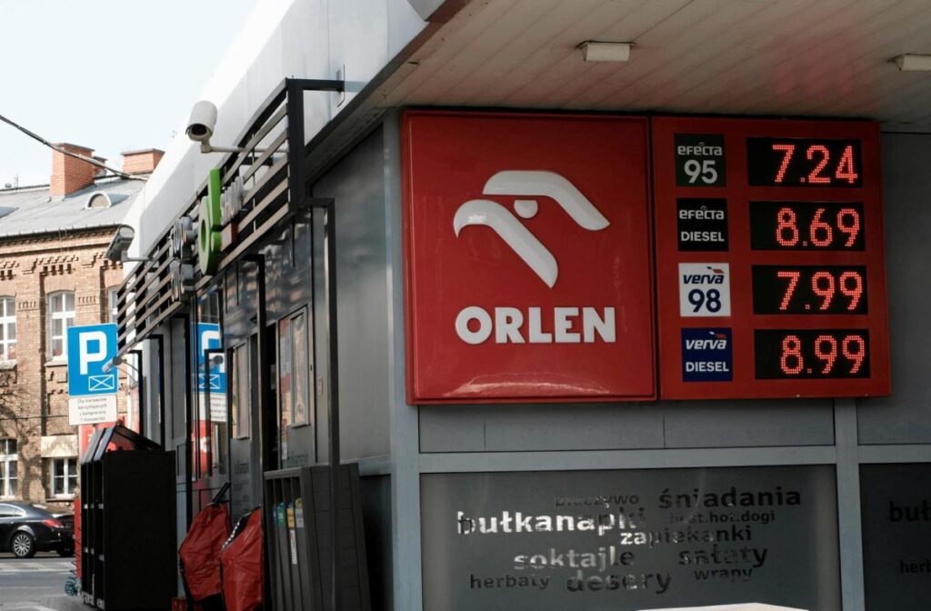 polonya hukumeti akaryakit fiyatlarindaki artisi durdurmak i cin harekete geciyor 55703