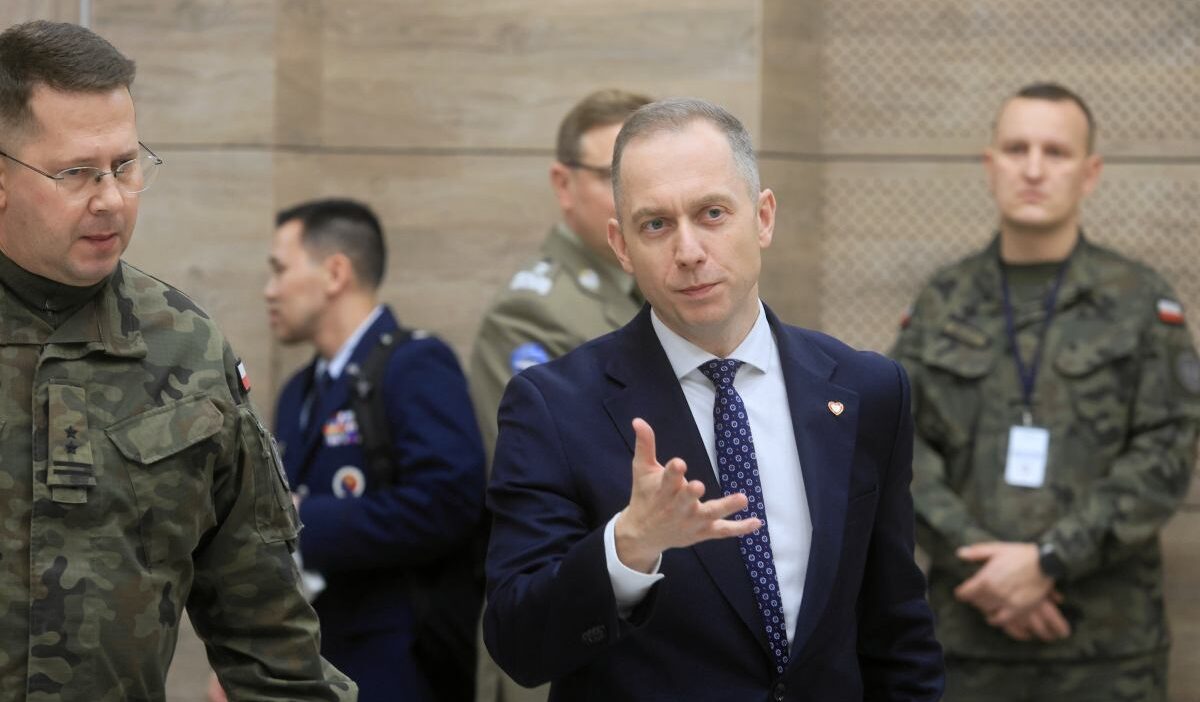 Polonya hukumeti safe programi i cin finansman saglama karari aldi cumhurbaskani nawrocki tarafindan veto edilen yasa tasarisina alternatif arayis basladi 51677