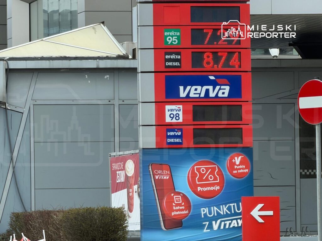 polonya parlamentosu yakit fiyatlarini dusurme yasasini kabul etti 56007