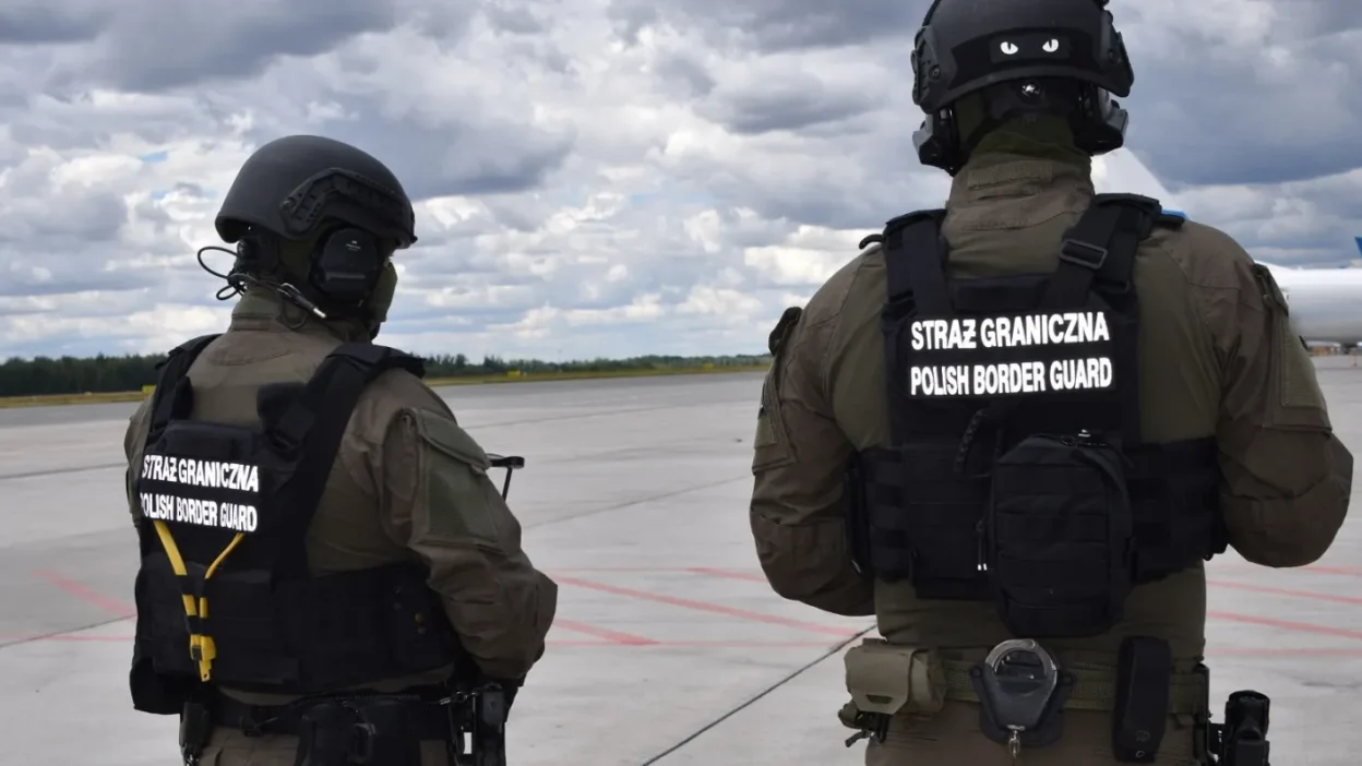 Polonya suc i sleyen 15 gurcistan vatandasini sinir disi etti 55866