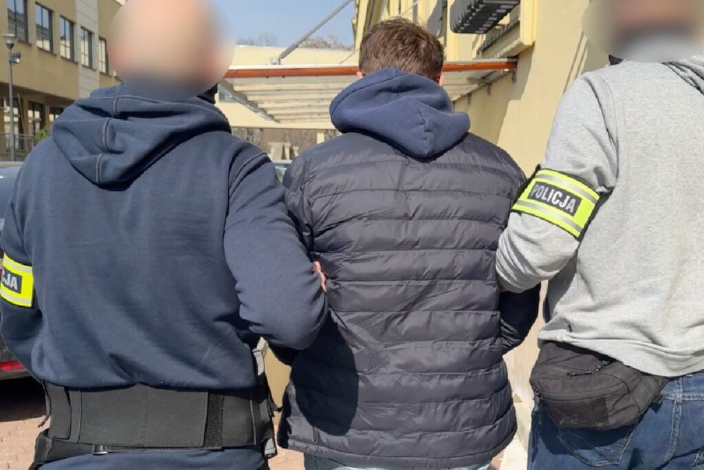 polonya ve i talya yi sarsan arac kayit dolandiriciligi operasyonunda 7 kisi gozaltinda 56911