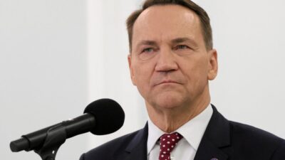 Polonya ve macaristan devlet baskanlari karsilikli ziyaretlerde bulustu sikorski den elestiri 54110