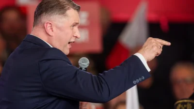 Polonyali bakan czarnek meclis baskani czarzasty yi yuksek faturalarla elestirdi 52821