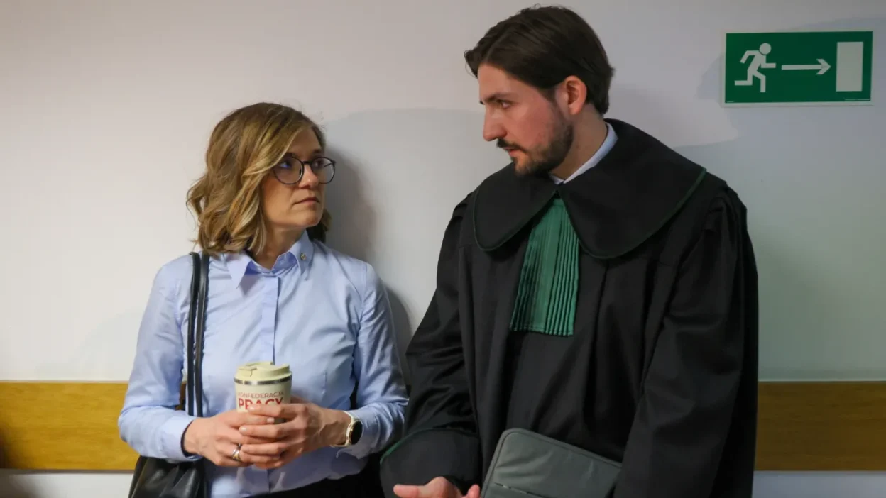 Polonyali eski polisin biejat a gaz kullanimi davasi ertelendi 53011