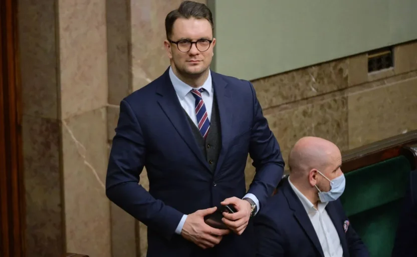 Polonyali milletvekili mejza hiz cezasi nedeniyle dokunulmazligini kaldirdi 53471