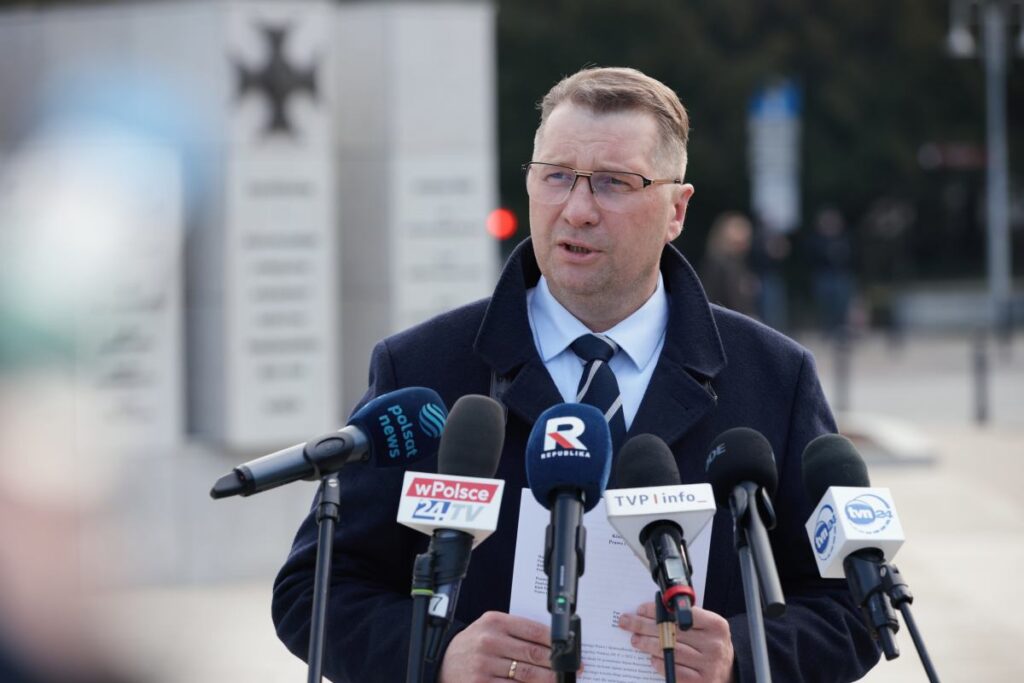 polonyali muhalefet kamu maliyesindeki cokusu meclis gundemine tasimak i cin basvuru yapti 54289