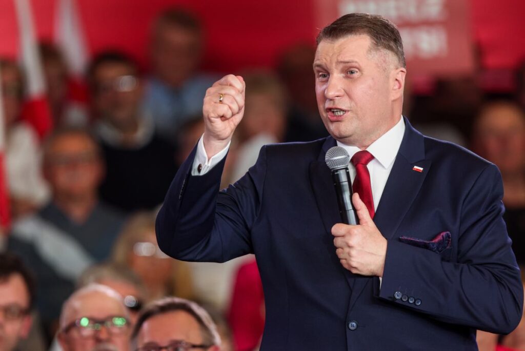 polonyali muhalif czarnek enerji faturalari ve ets sistemi elestirisi yapti 52740