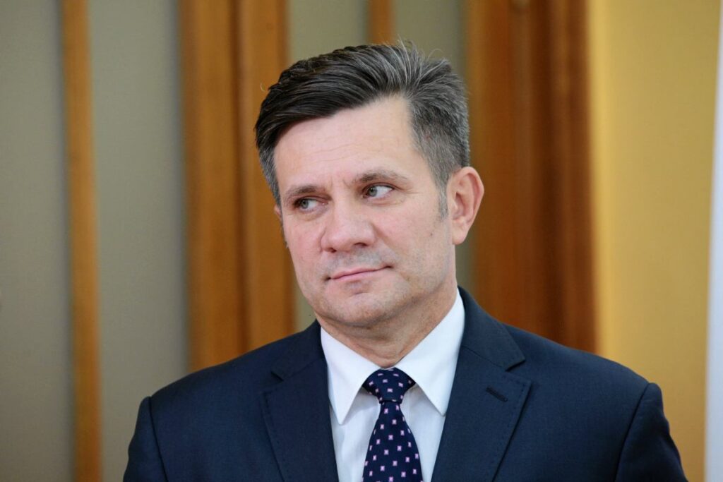 polonyali senator pis in yon degisimini elestirdi bu parti i cin gelmedim 52337