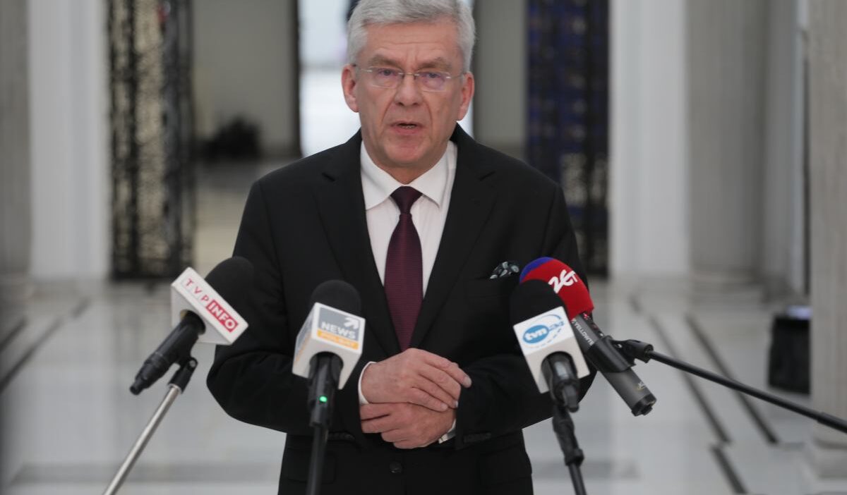 Polonyali senator w osowicz in hukumete elestirisi pis te ayrilik fisiltilarina neden oldu 52461