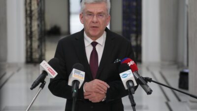 Polonyali senator w osowicz in hukumete elestirisi pis te ayrilik fisiltilarina neden oldu 52461