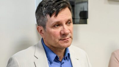 Polonyali senator w osowicz pis in donusumunu ve i letisim stratejisini elestirdi 52889