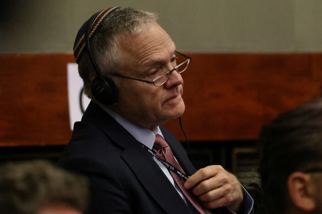 polonyali siyasetci grzegorz braun i ran buyukelciligi nde condolence defterine elestirel giris yapti 51033