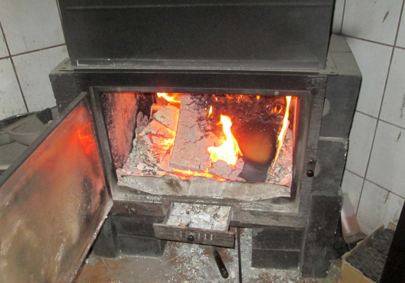 Rembertowa da otomotiv atolyesinde osb levhalarinin yakilmasi engellendi 51332