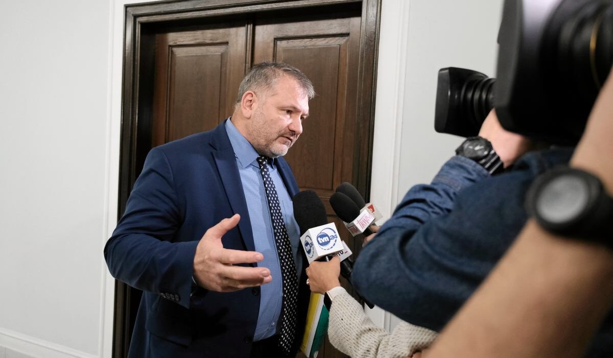 Sejm anayasa mahkemesi ne alti yargic secti urek baskan a anayasayi i hlal etmemesi i cin cagri yapti 51365