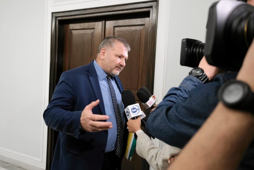 Sejm anayasa mahkemesi ne alti yargic secti urek baskan a anayasayi i hlal etmemesi i cin cagri yapti 51365