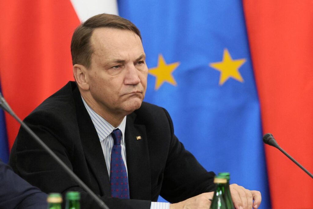 sikorski 7 bin 160 polonyali ortadogu dan evaku edildi 50977