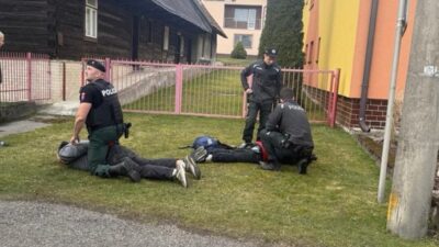 Slovakya da bankamatik soygunu polis takibi ve suphelilerin yakalanmasi 51674