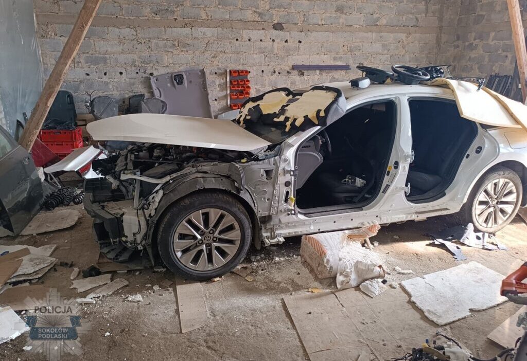 Sokołów podlaski'de hırsızlık çetesine operasyon: i̇ki şüpheli ve çalıntı araçlar tutuklandı 1 Soko w podlaski de hirsizlik cetesine operasyon i ki supheli ve calinti araclar tutuklandi 51069