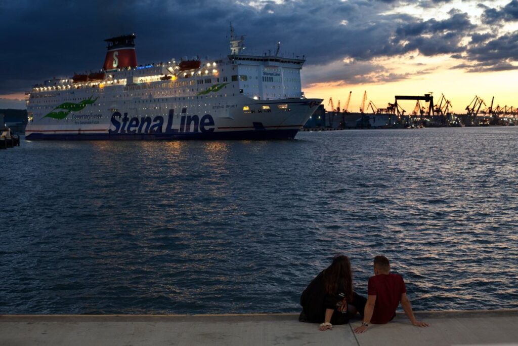 stena line feribotlarinda aksama yolcular saatlerce bekletildi 55450