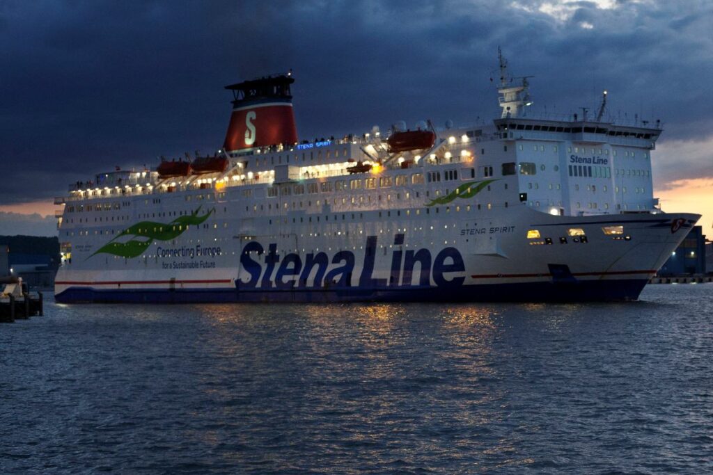 stena spirit promasi karlskrona limani nda arizalandi seferler durduruldu 56240