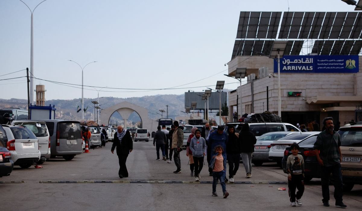 Suriye, lübnan sınırlarını güçlendirmek i̇çin askeri tedbirler aldı 1 Suriye lubnan sinirlarini guclendirmek i cin askeri tedbirler aldi 50793