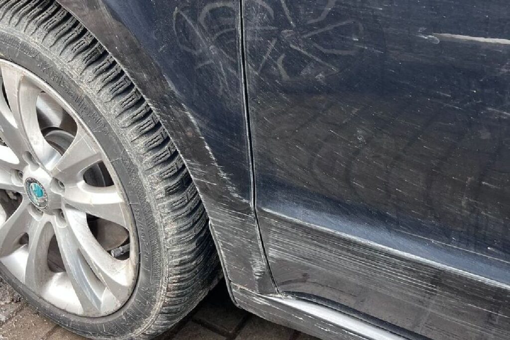 surucu belgesi olmayan kadin egzamen sonrasi kaza yapti 52169