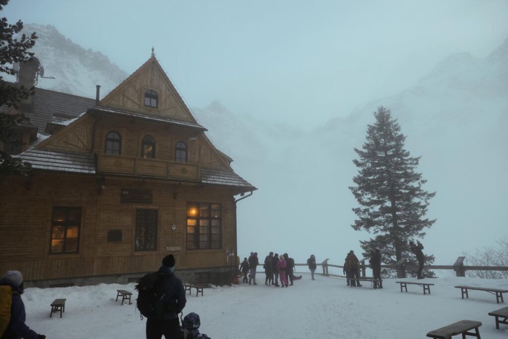 tatra daglari nda yogun kar yagisi morskie oko na erisim kisitlandi 57164