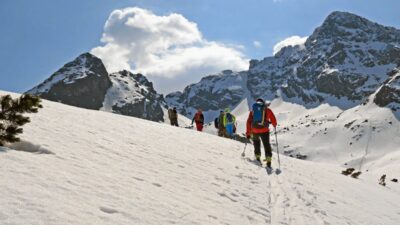 Tatra milli parkı yoğun kar yağışı ve çığ riski nedeniyle turistlere kapatıldı 2 Tatra milli parki yogun kar yagisi ve cig riski nedeniyle turistlere kapatildi 57233