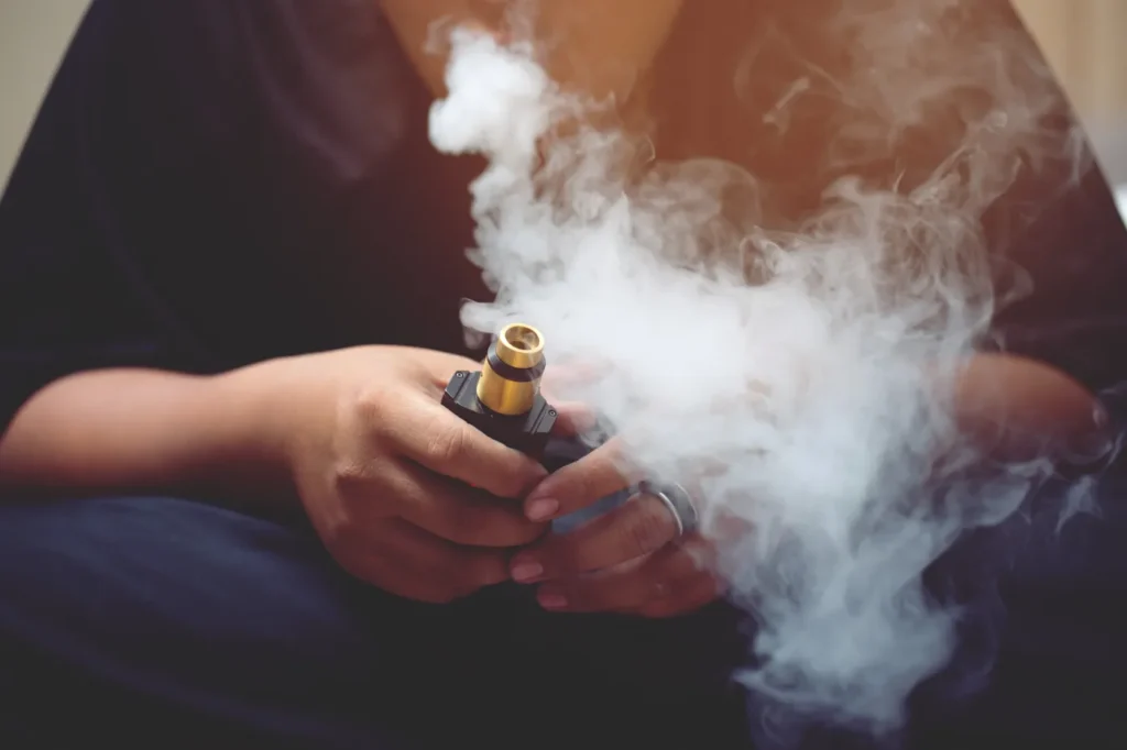 tek kullanimlik elektronik sigaralara yasak yaklasiyor yasa tasarisi saglik komisyonu na sunuldu 52988