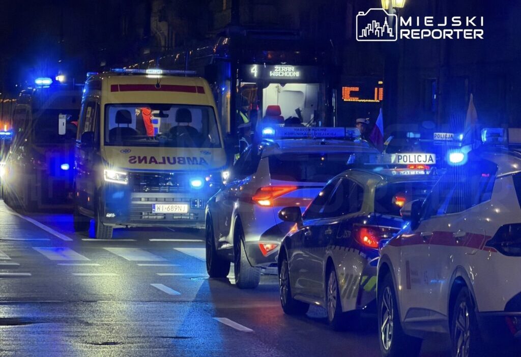 Tramvayin carpmasi sonucu yaya agir yaralandi marsza kowska da trafik durdu 50581