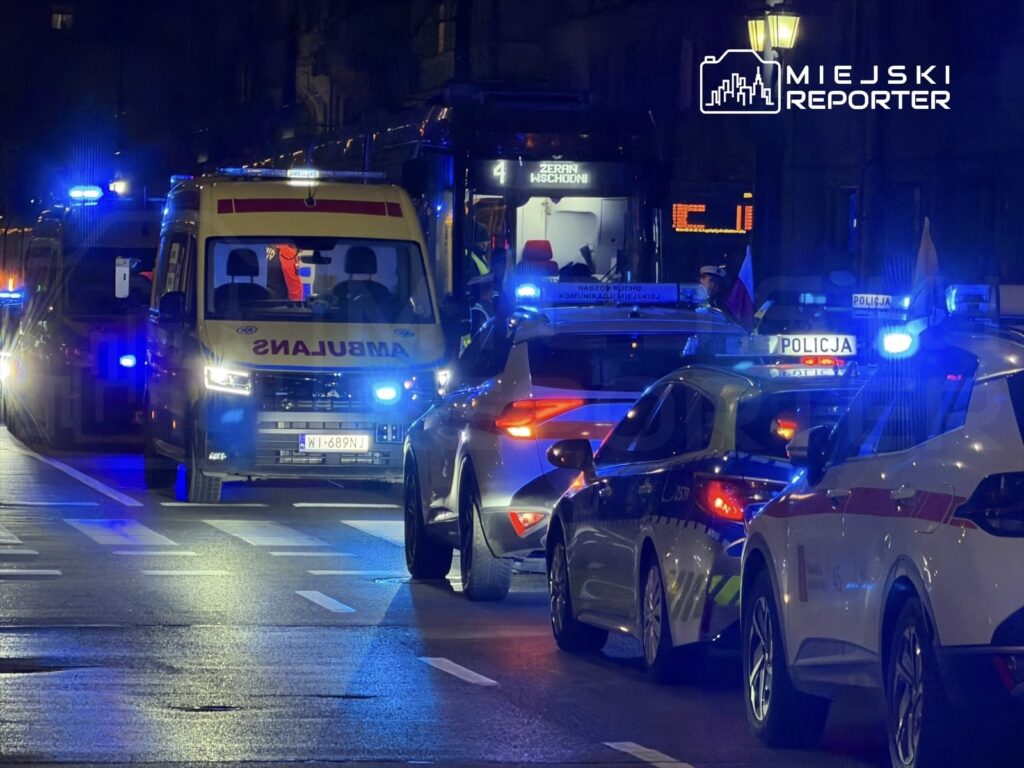 Tramvayin carpmasi sonucu yaya agir yaralandi marsza kowska da trafik durdu 50581