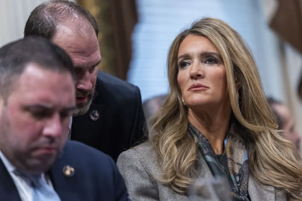 trump temsilcisi polonya ekonomisine ovgu dolu sozler yoneltti 56454