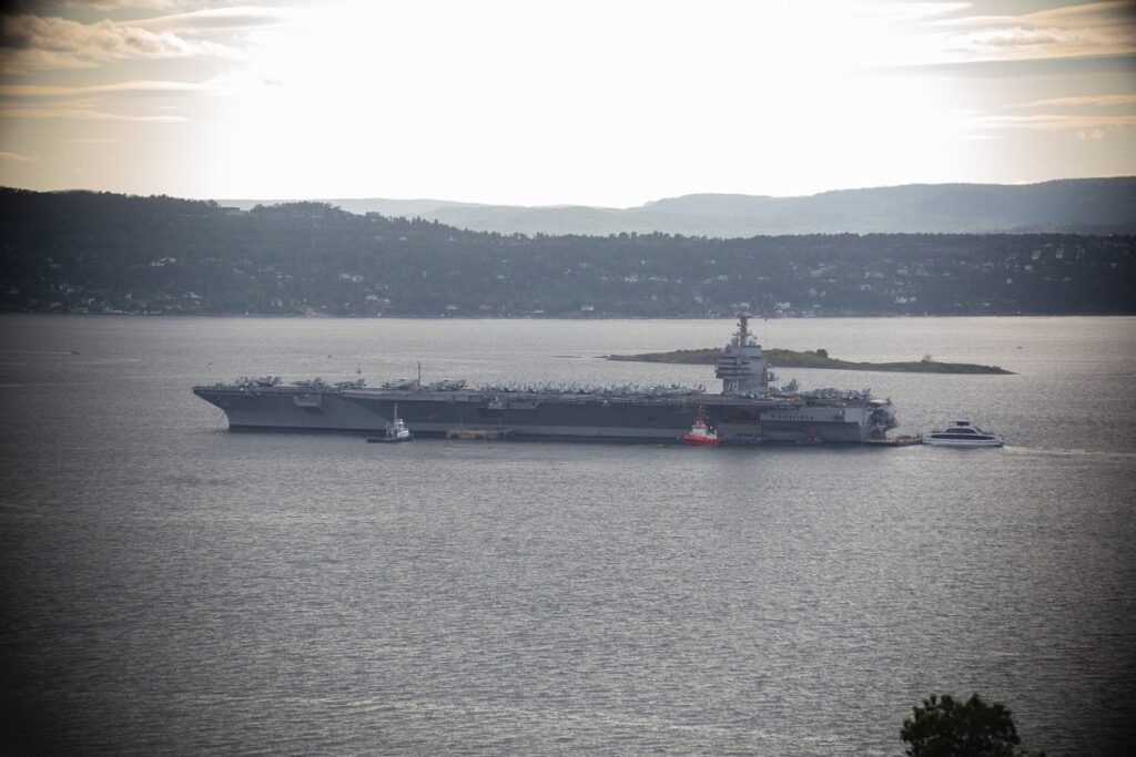 uss gerald r ford da beklenenden daha ciddi bir yangin 52237