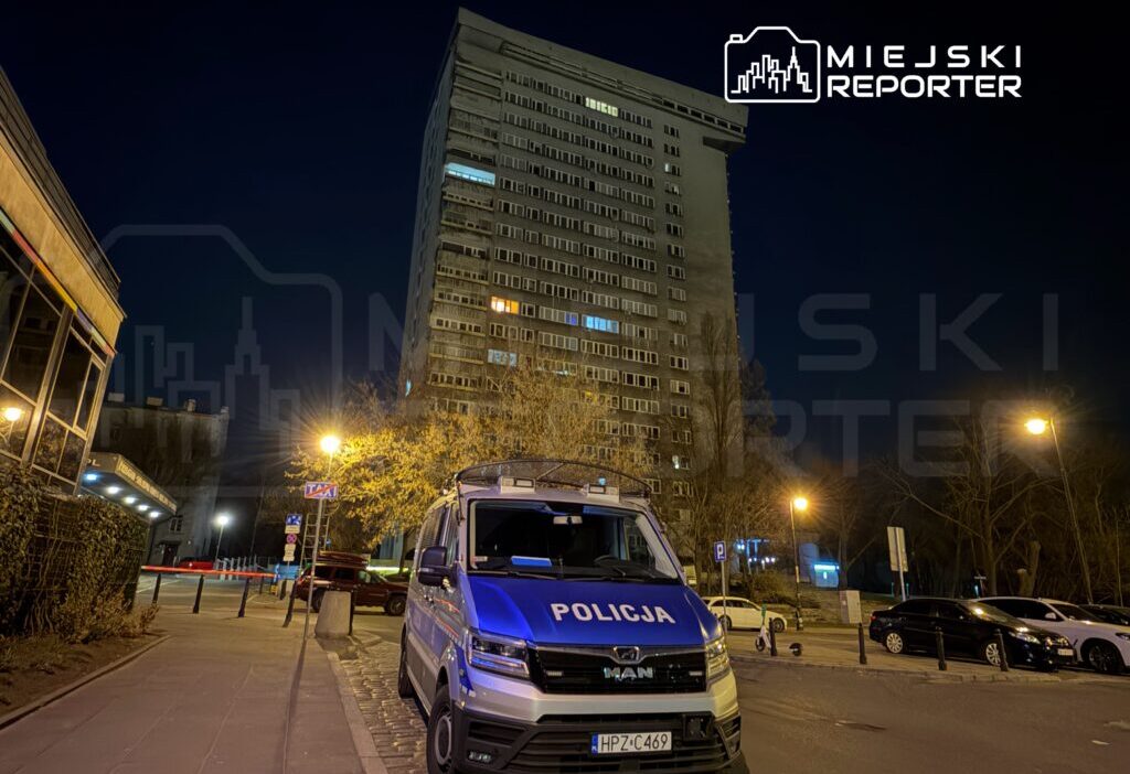 Varşova'da 16. Kattan düşen şahıs hayatını kaybetti 1 Varsova da 16 kattan dusen sahis hayatini kaybetti 54415