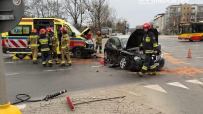 Varsova da ambulans ve otomobil carpisti bir yarali ve trafik yogunlugu 52149