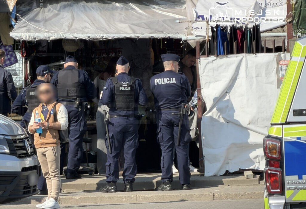 Varsova da bakalarska pazari nda genis capli polis ve sinir guvenligi operasyonu 52945