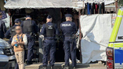 Varsova da bakalarska pazari nda genis capli polis ve sinir guvenligi operasyonu 52945