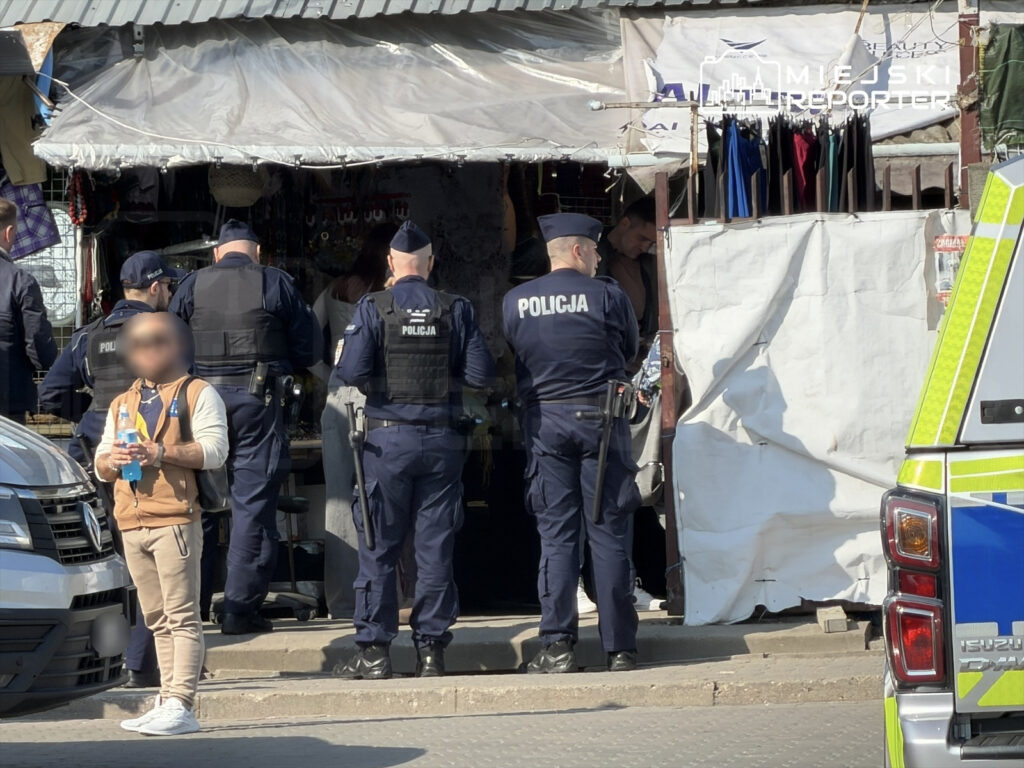 varsova da bakalarska pazari nda genis capli polis ve sinir guvenligi operasyonu 52945