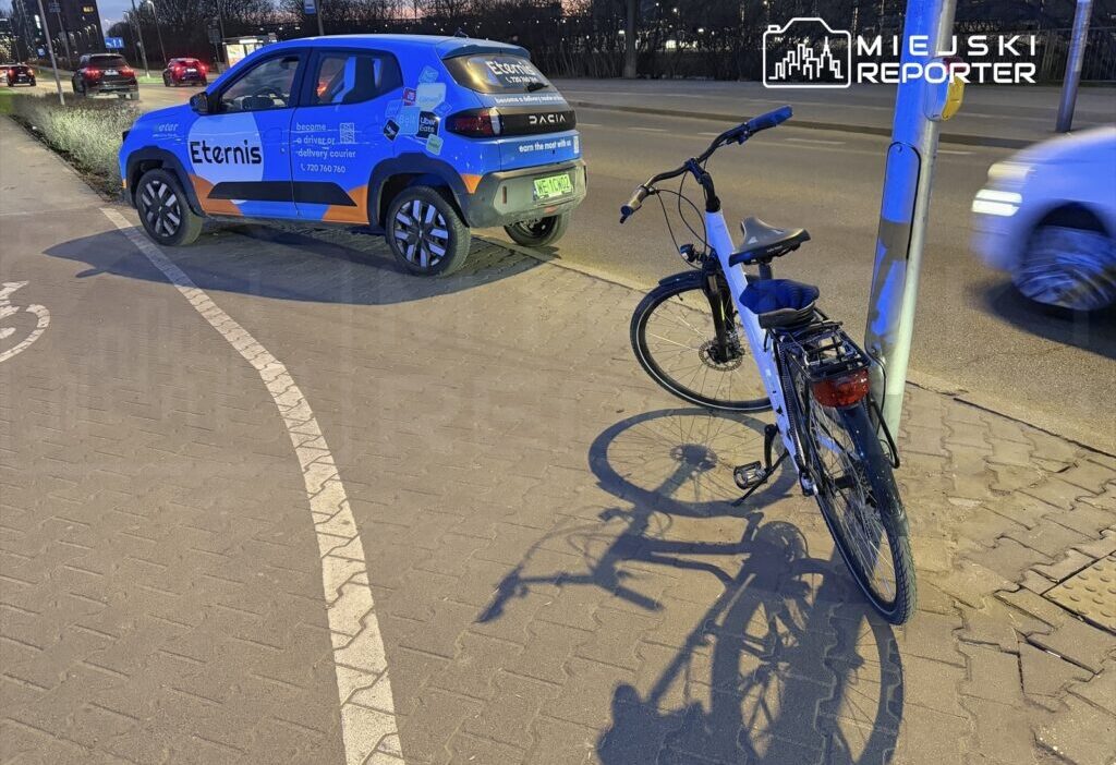 Varsova da bisikletli ile otomobil carpisti yarali hastaneye kaldirildi 57410