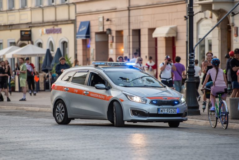 Varsova da cuma aksami merkezi bolgelerde trafik kisitlamasi 53262