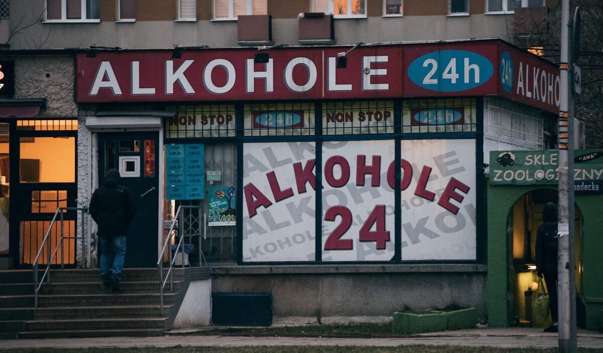 Varşova'da gece alkollü i̇çecek satışına kısıtlama getirildi 1 Varsova da gece alkollu i cecek satisina kisitlama getirildi 51692