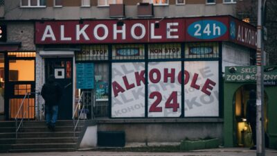 Varsova da gece alkollu i cecek satisina kisitlama getirildi 51692