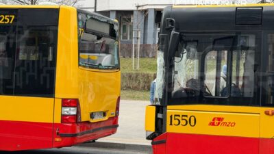 Varsova da i ki otobus carpisti bir yarali 54188