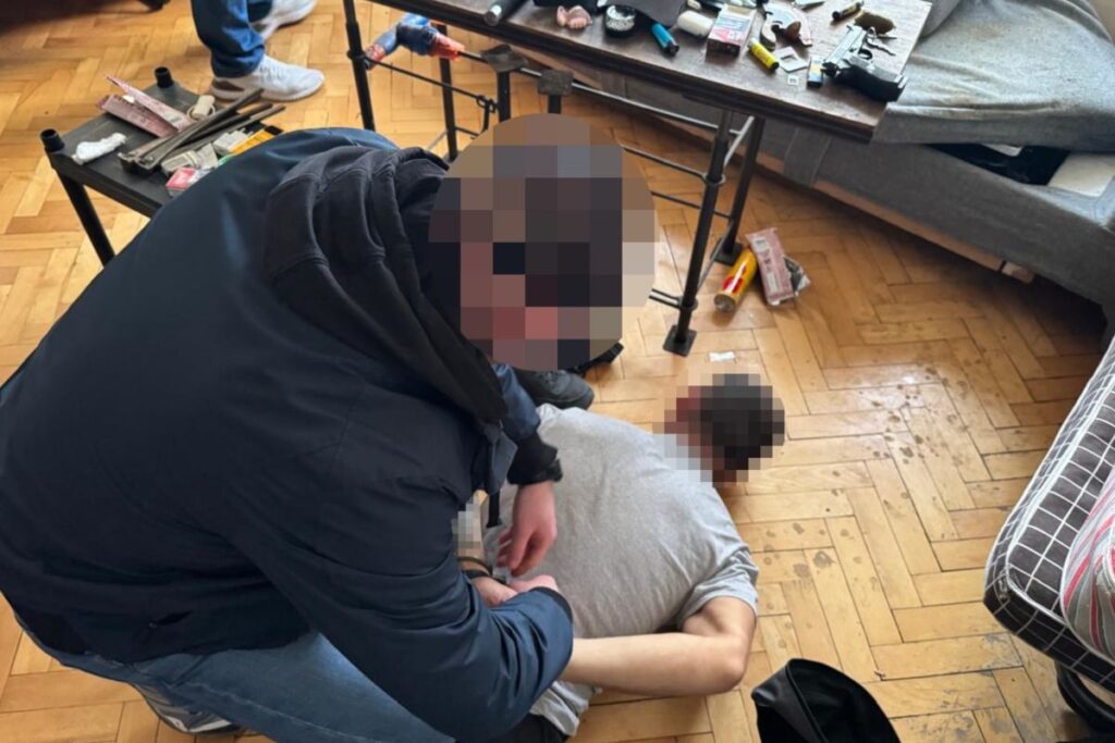 varsova da lise binasina silah saldirisi 43 yasindaki supheli tutuklandi 51246