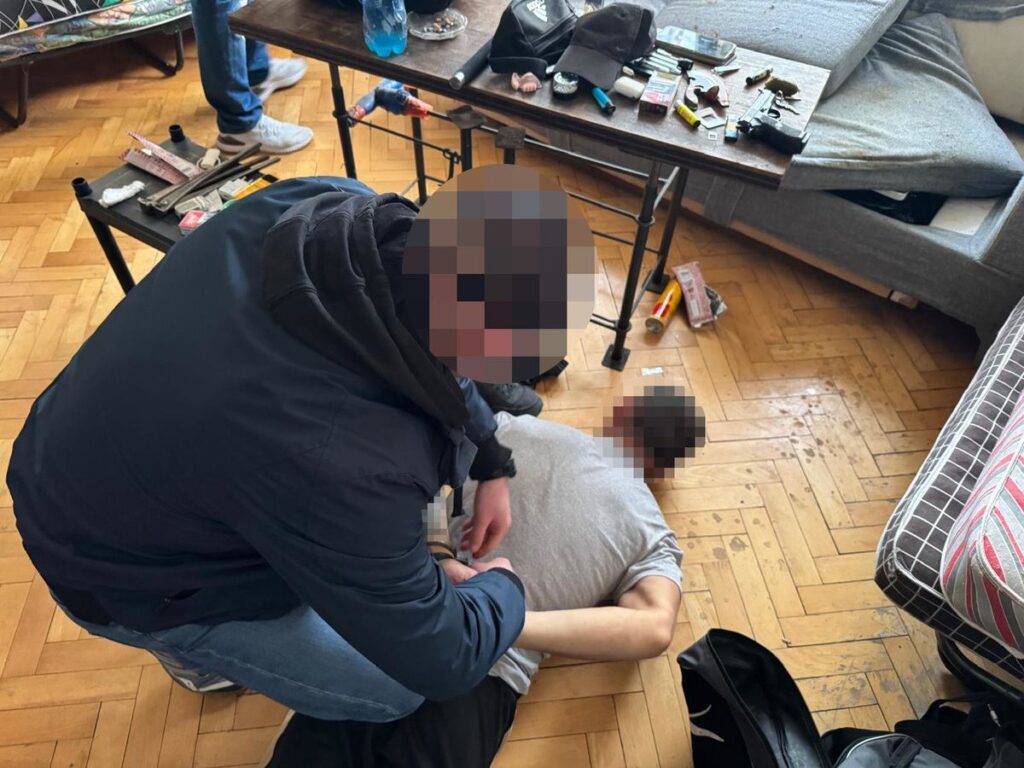 varsova da liseye pnomatik tufekle saldiri zanli tutuklandi 51474