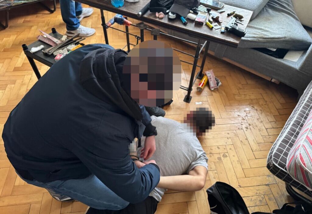 Varşova'da okul binasına hava tabancasıyla saldırı: şüpheli tutuklandı 1 Varsova da okul binasina hava tabancasiyla saldiri supheli tutuklandi 51455