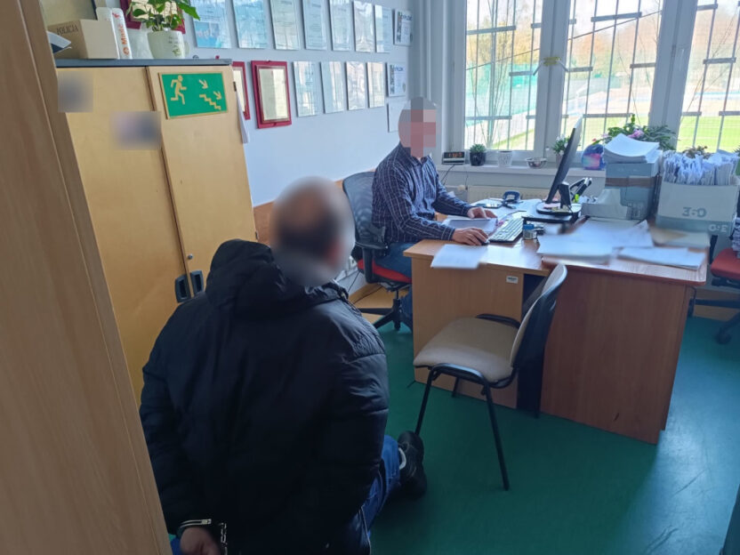 Varsova da otel restoranlarinda dolandiricilik yapan zanli yakalandi 51152