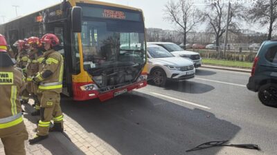 Varşova'da otobüs ve skoda çarpıştı: i̇ki yaralı 4 Varsova da otobus ve skoda carpisti i ki yarali 55338