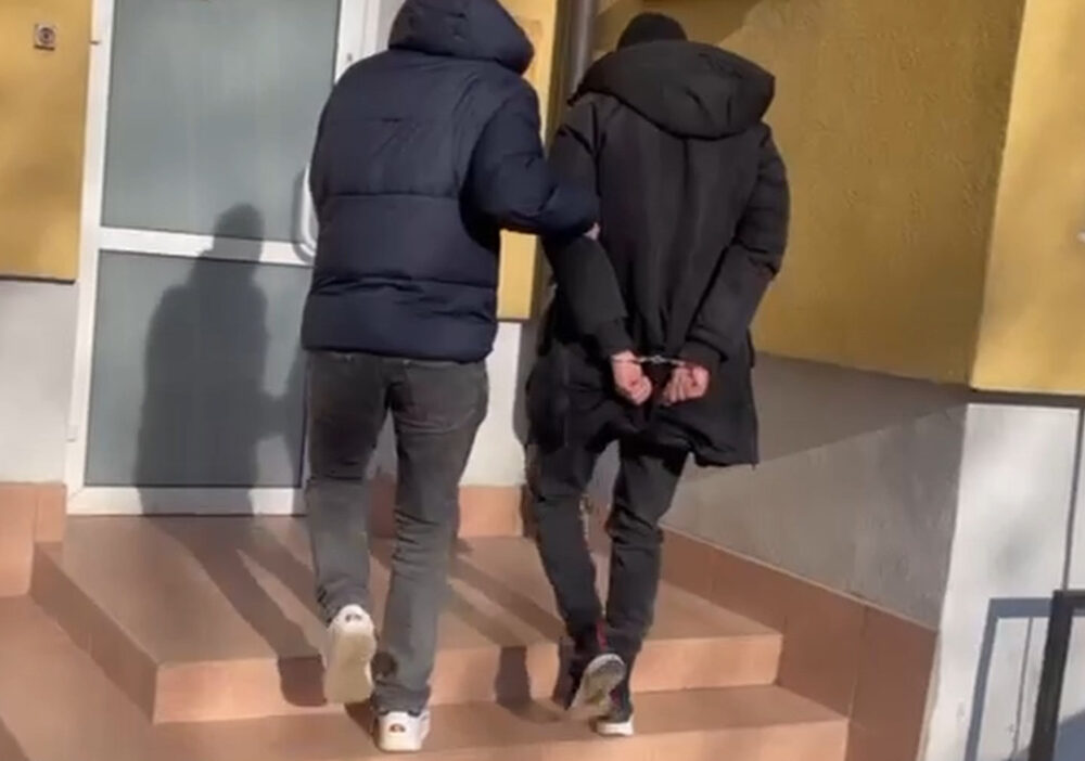 Varsova da parayi kurtarma dolandiriciligi supheli tutuklandi 54784