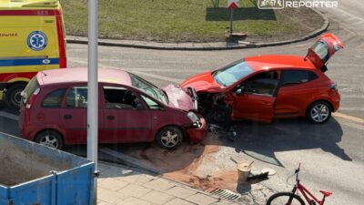 Varsova da rondo da ters yonde giren aracla meydana gelen carpisma 52666